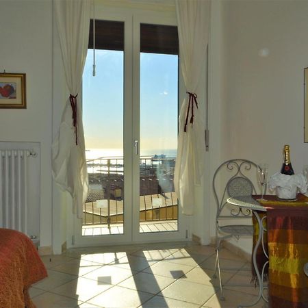 Antica Dimora In Centro Appartement Salerno Buitenkant foto