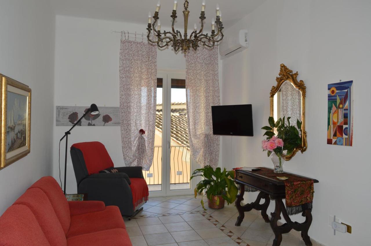 Antica Dimora In Centro Appartement Salerno Buitenkant foto