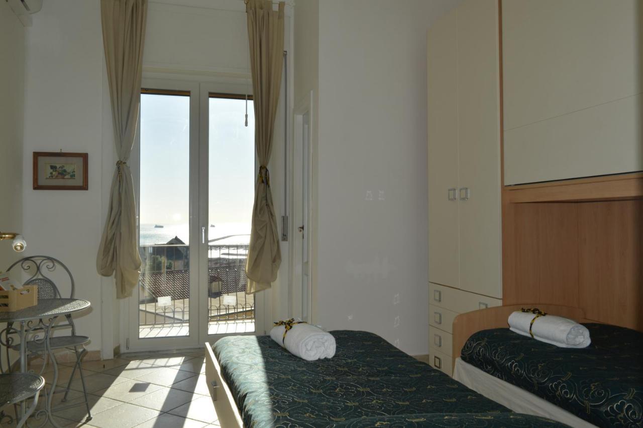 Antica Dimora In Centro Appartement Salerno Buitenkant foto