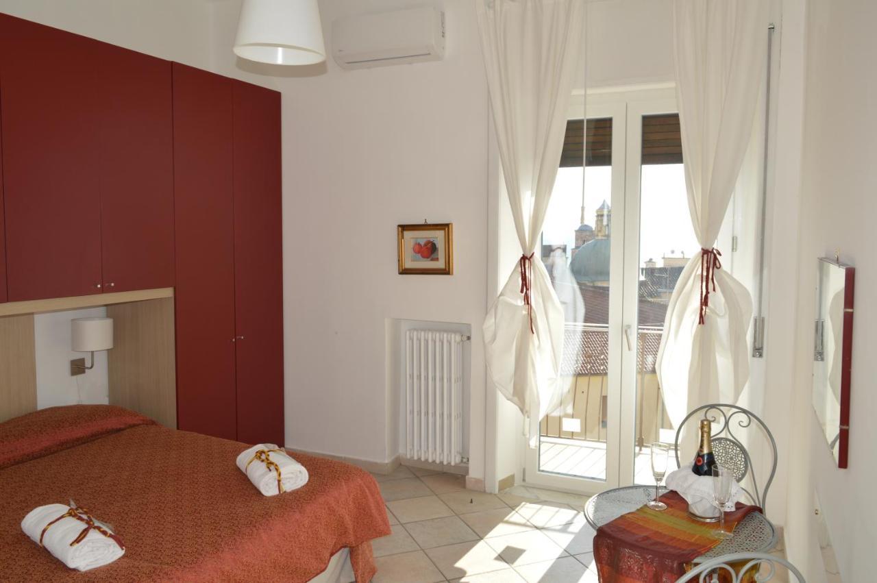 Antica Dimora In Centro Appartement Salerno Buitenkant foto