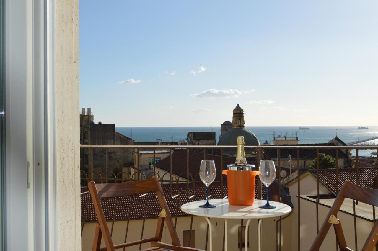 Antica Dimora In Centro Appartement Salerno Buitenkant foto